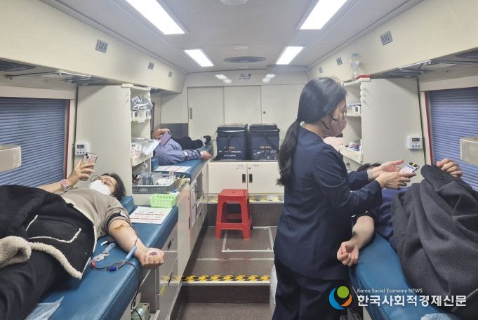 나주시가 지난 13일 시청 직원과 시민들을 대상으로 단체 헌혈 행사를 진행했다.