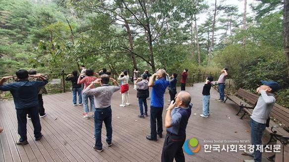 산림치유프로그램 운영 사진. 국립나주숲체원 곡성치유의숲 제공